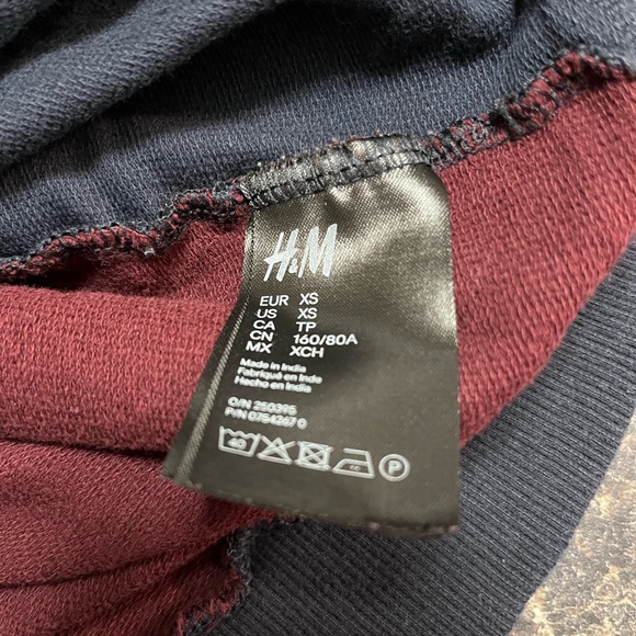 H&M chevron style long sleeve shirt. Women’s size XS. GUC - Picture 3 of 3